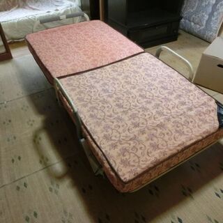 ◆折り畳み式　簡易ベッド