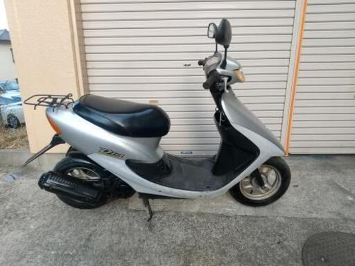バッテリー、エアフィルター、後ろタイヤ新品　ホンダ　ライブディオ