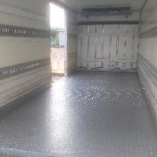 保冷コンテナ 3枚扉 横扉あり 断熱材入り 約580cm×幅225cm×高さ245cm