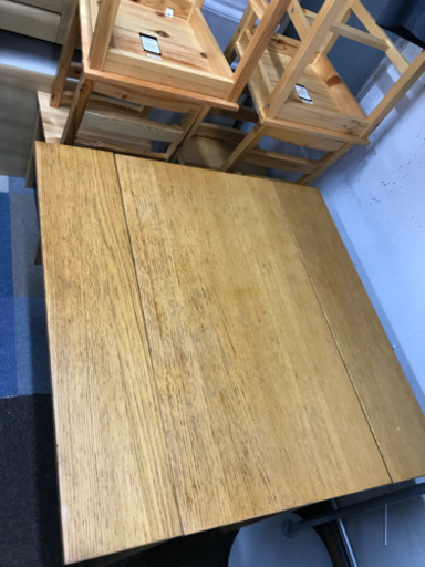 テーブル（椅子4つセット）