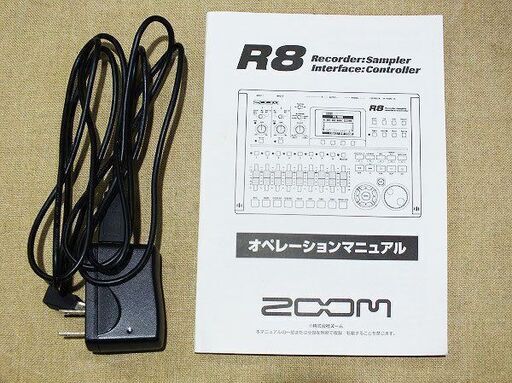 【苫小牧バナナ】ZOOM/ズーム マルチトラックレコーダー R8 8トラック 8パッドのサンプラー機能 中古 動作OK♪