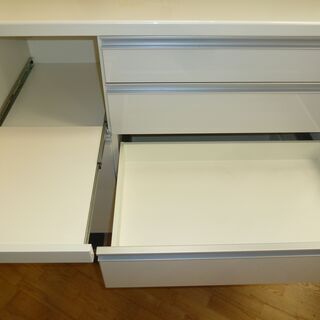 値下げしました☆k148☆高級食器棚・レンジボード☆引き出し4段ブルモーション機能付き☆幅1200㎜☆近隣配達、設置可能 