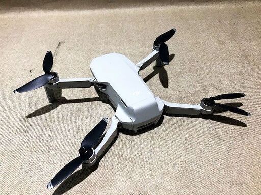 DJI 取説・プロペラ予備付 ボロい Mavic