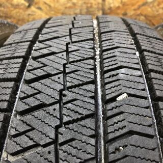 BS BLIZZAK VRX2 205/60R16 16インチ スタッドレス 4本 2017年製 バリ溝  3シリーズ VOVLO V70等　(VTE354-2) クレジットカード QR決済可能 BS BLIZZAK VRX2 205/60R16 16インチ スタッドレス 4本 2017年製 バリ
