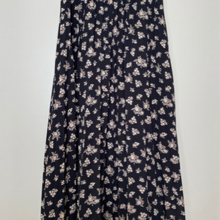 黒×花柄　プリーツロングスカート