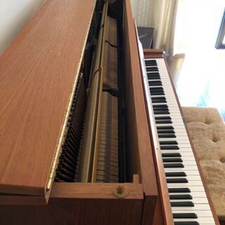 アップライトピアノ　YAMAHA W103