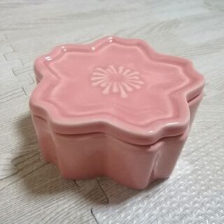 お譲り先決定★未使用品★【桜型陶器の器】