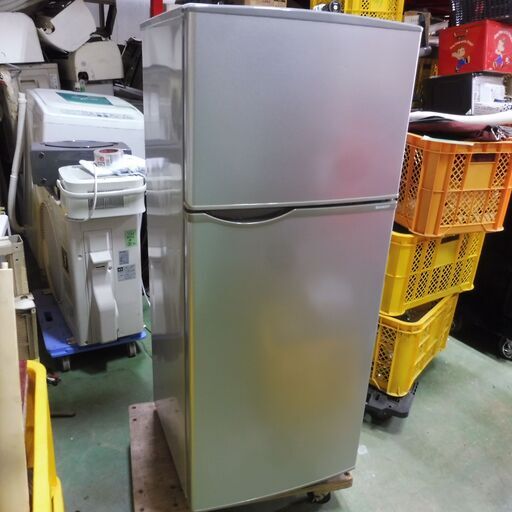 C227　シャープ　冷蔵庫２ドア　１１８L  型番SJ-H12Y-S  ２０１５年製　程度良好　引き取り限定