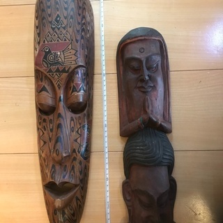 木彫り　アジアのお面2つ