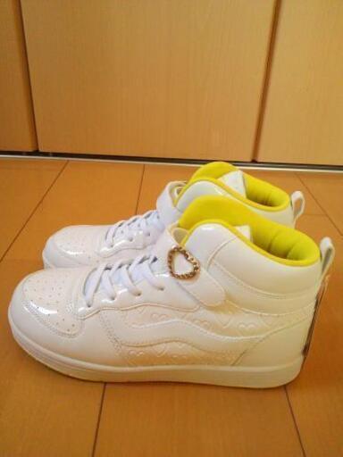 新品ハイカットスニーカー靴23 白vans ヴァンズ かりん 早島のキッズ用品 子供用シューズ の中古あげます 譲ります ジモティーで不用品の処分