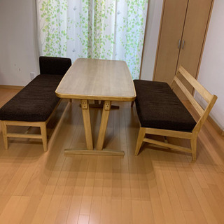 ダイニングテーブル！家族の人数が変わりましたので出品