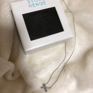 stone henge のネックレス