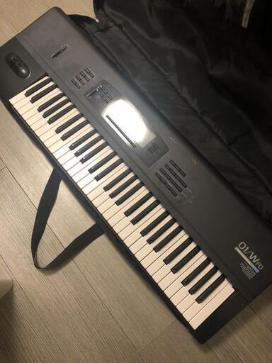 KORG 01/w FD　シンセサイザー