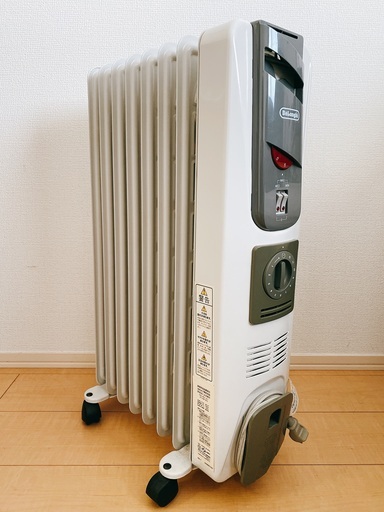 Amazon | De'Longhi (デロンギ) オイルヒーター ヴェルティカルド RHJ21F0812-GY 電気ヒーター ゼロ風暖房 静音  乾燥しにくい 表面温度約80℃ 燃料補充不要 安全プラグ [8-10畳] [シダーグレー] デロンギファミリー登録で5年保証 | 