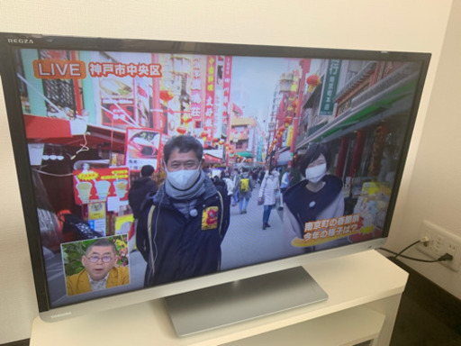 【取引終了】東芝REGZA 32G9 32インチ　テレビボード付