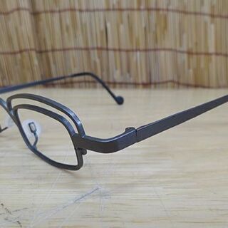 Theo younger メガネフレーム ガンメタ レンズなし テオ 金属フレーム めがね 眼鏡 ベルギー 札幌市 豊平区 平岸 Theo younger メガネフレーム ガンメタ レンズなし テオ 金属フレーム