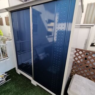 直接引き取り限定 TAKUBO タクボ 三枚スライド扉 物置