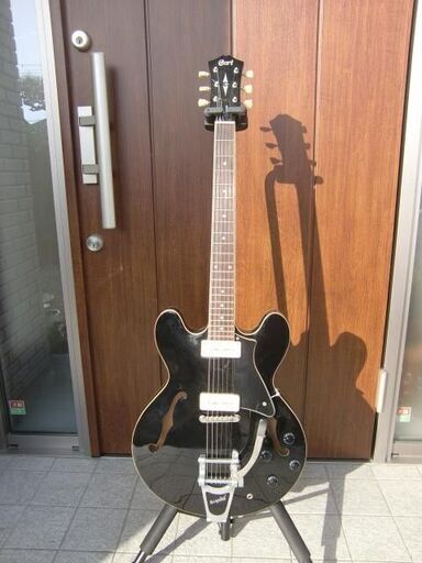 CORT セミアコ BIGSBY搭載 黒 綺麗です P-90