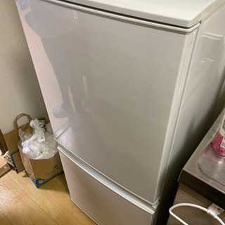 2017年製　シャープ冷蔵庫　便利な付け替えドア