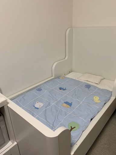 【値下げしました】IKEA 子供用伸縮式ベッド（BUSUNGE ブースンゲ）