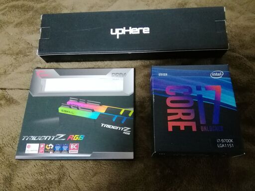 自作PC PCゲーム 白パーツ多めで作りました i7 9700k Z390マザボ 
