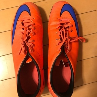 サッカー靴　28cm