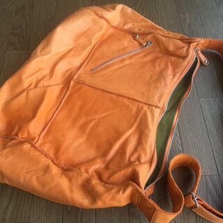 斜め掛け・本革メッセンジャーBag