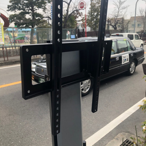 壁掛けテレビスタンド