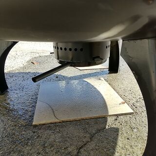 BBQとファイヤーピットの両機能を搭載(ダイレクトデザイン) スペースブレーザー800