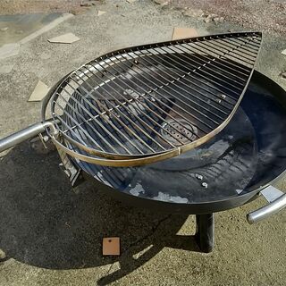 BBQとファイヤーピットの両機能を搭載(ダイレクトデザイン) スペースブレーザー800