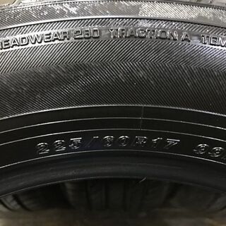 YOKOHAMA BluEarth E70 225/60R17 17インチ 夏タイヤ 4本 2017年製 アルファード ヴェルファイア スバルXV等　(TC292) クレジットカード QR決済可能