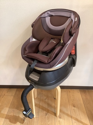 combi (コンビ) チャイルドシート　ネルームのご紹介です。