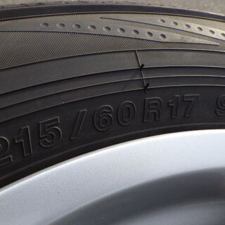 ヨコハマ(YOKOHAMA) 低燃費タイヤ BluEarth RV-02 215/60R17 96H　ミニバン/SUV専用タイヤ　9分山　ニッサン純正ホイール付き　4本セット　￥32,780税込