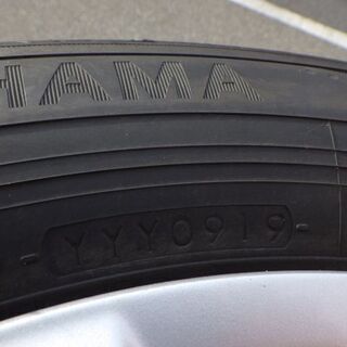 ヨコハマ(YOKOHAMA) 低燃費タイヤ BluEarth RV-02 215/60R17 96H　ミニバン/SUV専用タイヤ　9分山　ニッサン純正ホイール付き　4本セット　￥32,780税込