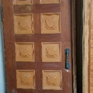 立て付け木製ドア