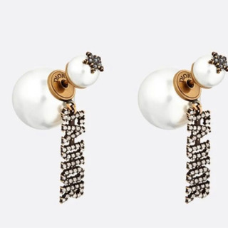 ディオールピアス