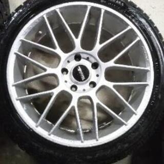 225/45R18のスタットレスタイヤとホイールセットです