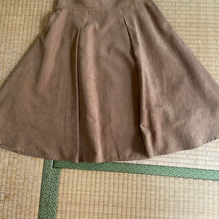 セシルマクビーのスカート