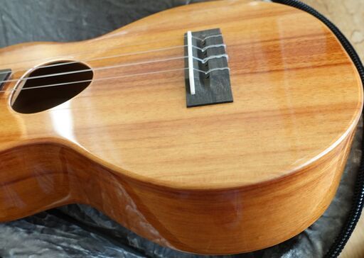 ウクレレ Koaloha KCM-00 コアウッドコンサート ハワイ工場より直送の