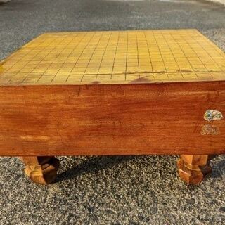 古い本格的木の碁盤   