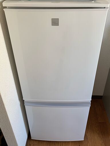 シャープ　冷蔵庫　137L