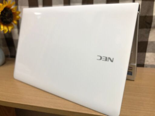 Aランク新品バッテリー交換済み・Webカメラ内蔵・超高速i7第四 