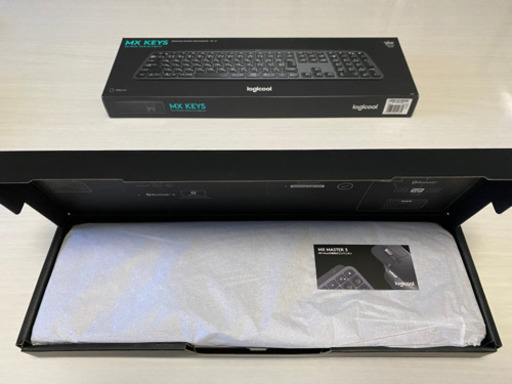 ロジクール アドバンスド ワイヤレスキーボード KX800 MX KEYS