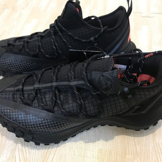 ナイキ　ACG マウンテン　フライ　ロー　２７センチ