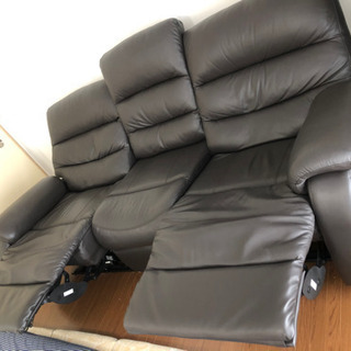 【美品】ニトリリクライニング本革ソファー