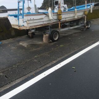 YAMAHA 遊漁船　船台付き　エンジンなし　長さ5.9m            