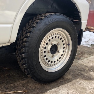 ジムニーMTタイヤバリバリ溝2016製