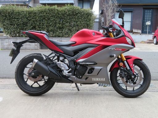 ヤマハ　YZF-R25　２０１９モデル　低走行　カウリングプロテクター装備
