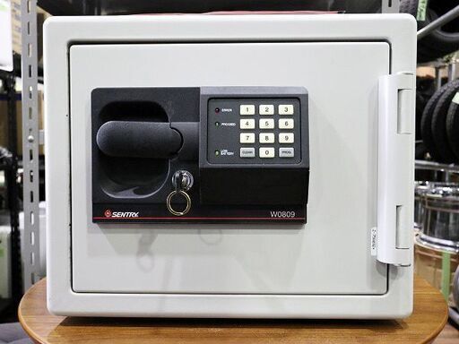 【苫小牧バナナ】良品 SENTRY/セントリー ファイア・セーフ W0809 電子ロック 耐火保管庫 耐火金庫 鍵付き♪