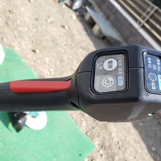 マキタ 充電式草刈り機（分割棹） Uハンドル MUR186UD 本体のみ